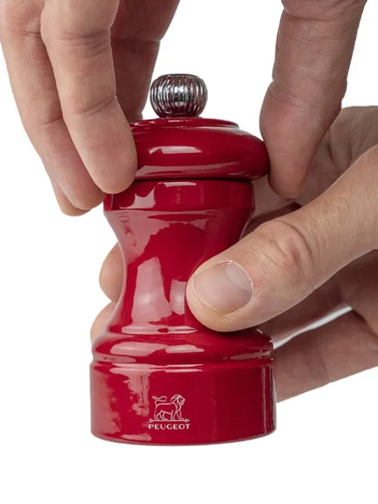 Outlet Bistro Manual wooden pepper mill in passion red gloss, 10cm For Under £50 | Pepper