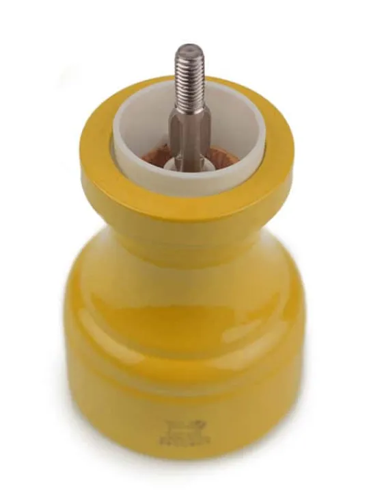 bistro_manual_wooden_salt_mill_in_saffron_yellow_gloss_cm_4.webp Outlet Bistro Manual wooden salt mill in saffron gloss, 10cm Salt | Salt Mills