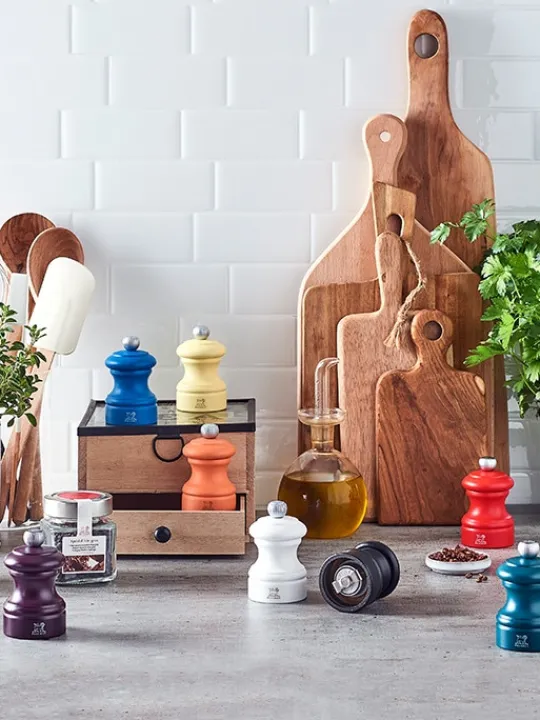 bistro_manual_wooden_salt_mill_in_white_cm_6.webp Cheap Bistro Manual wooden salt mill in white, 8cm Salt | Salt Mills