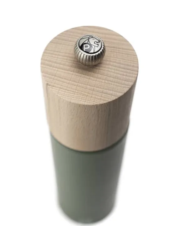 Hot Boreal Manual beech wood pepper mill in fern green, 21cm Pepper | Pepper Mills