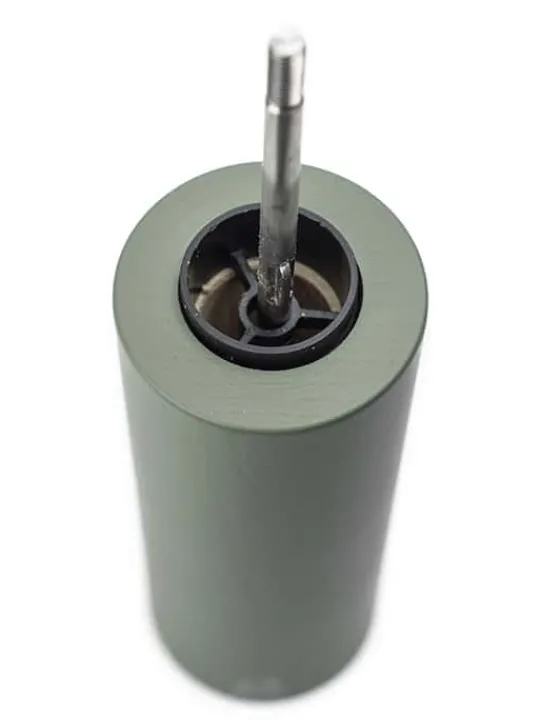 Hot Boreal Manual beech wood pepper mill in fern green, 21cm Pepper | Pepper Mills