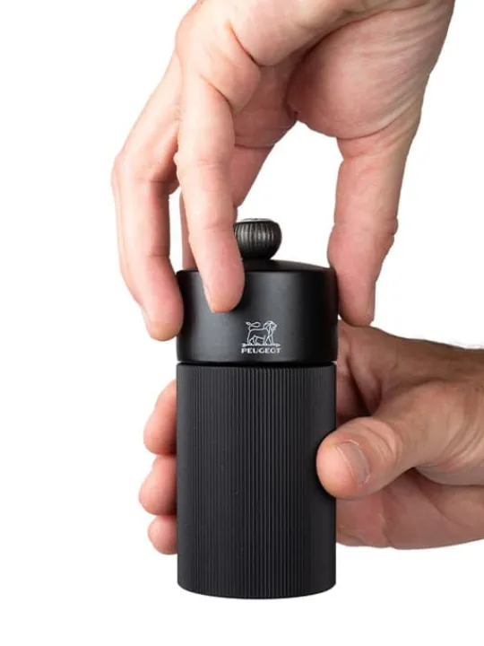 night_chic_gift_set_line_manual_pepper_and_salt_mills_matte_black_with_stainless_steel_funnel__cm_5.webp Cheap Night chic Gift set – line manual pepper and salt mills, matte black with stainless steel funnel, 12 cm Salt | Salt & Pepper Mill Sets