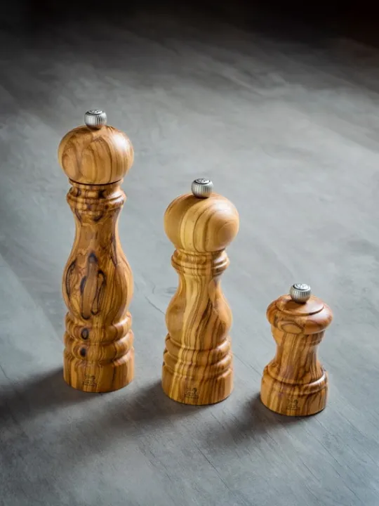 paris_manual_salt_mill_in_olive_wood_cm_6.webp Store Paris Manual salt mill in olive wood, 18cm Salt | Salt Mills