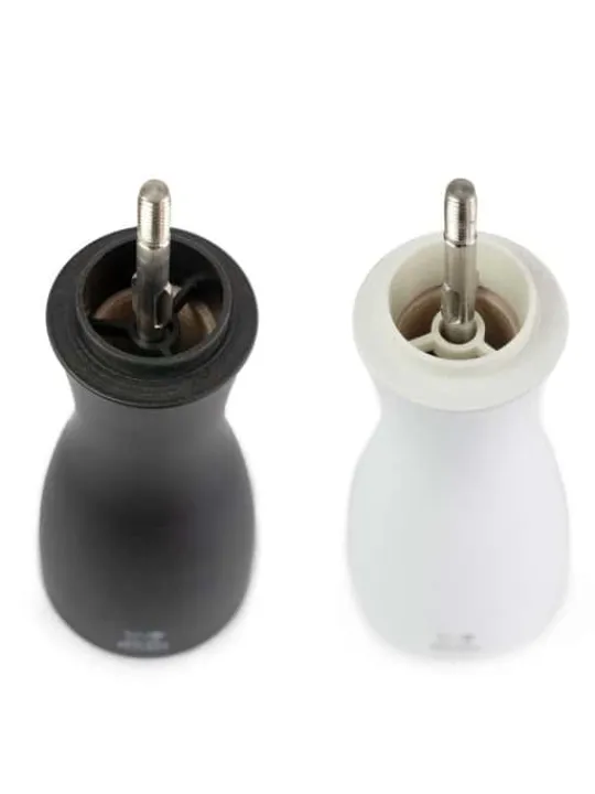 Store Tahiti Set of manual beech wood salt and pepper mills in black and white, 15cm Salt | Salt & Pepper Mill Sets